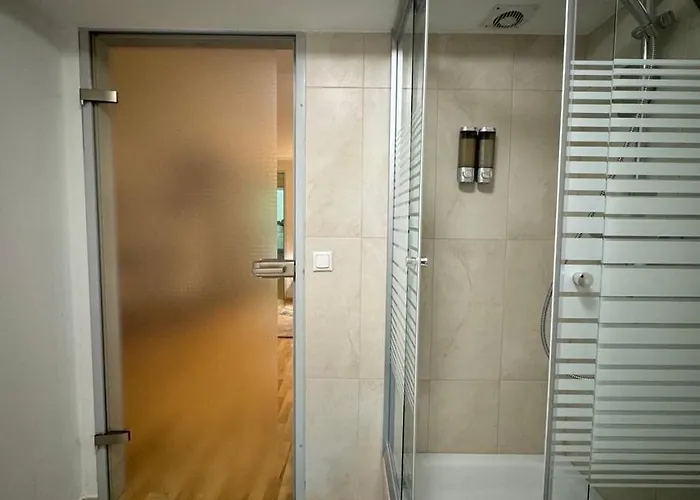 Oase, House Floor, Fitness, Garden, Jacuzzi, Close To Subway U1 * Viena