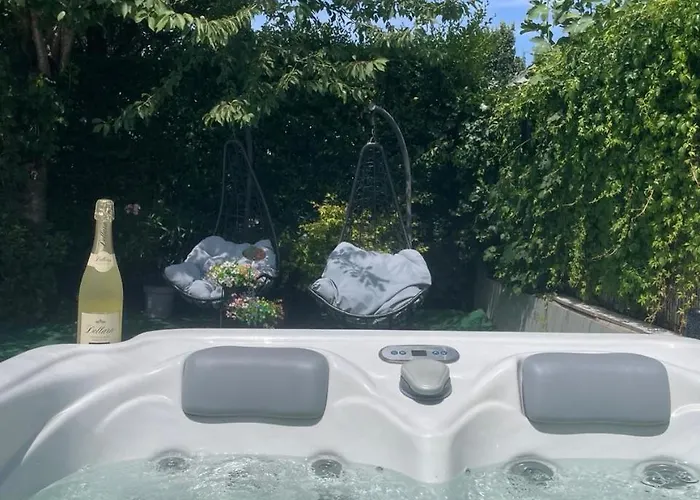 Oase, House Floor, Fitness, Garden, Jacuzzi, Close To Subway U1 * Viena